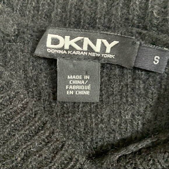 DKNY🖤JEWEL Embellished Black Jewel Neck Sweater Size Small - Picture 6 of 11